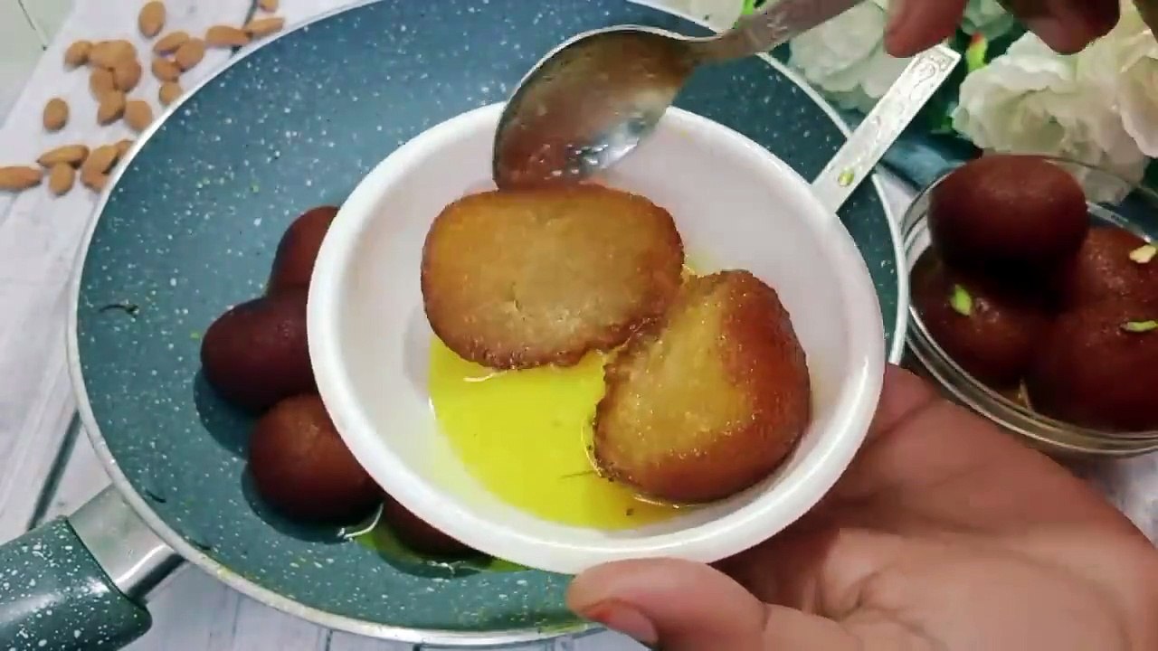 सूजी के गुलाब जामुन बनाने का ऐसा नया तरीका कि आप के गुलाब जामुन एकदम स्पंजी बनेंगे Suji Gulab jamun
