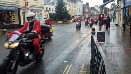 Santa's On A Bike charity riders passing through Wellington