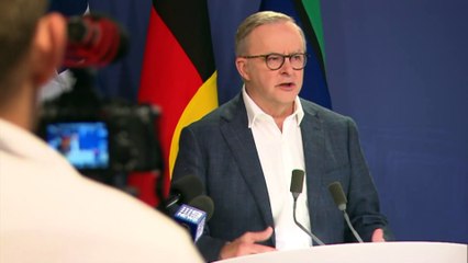 Federal government to dramatically reduce Australia's migration intake