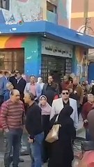 تجمع المواطنون من الصباح الباكر أمام اللجان بالوراق