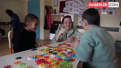 Lise öğrencileri özel öğrencilerle temizlik yapıp oyunlar oynadı