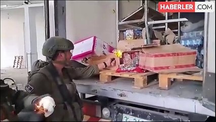 İzin olayı göz boyamak içinmiş! İsrail askerleri, Gazze'ye giden yardımları yaktı