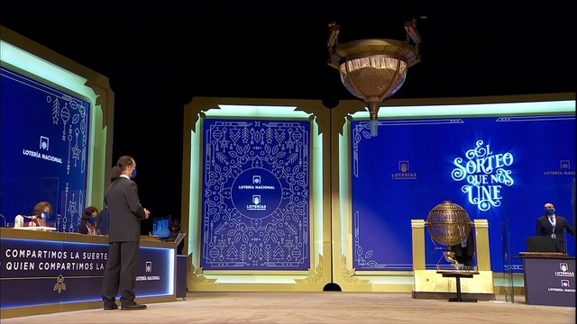 Las niñas de San Ildefonso se preparan para cantar en la Lotería de Navidad