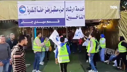 حشود من المواطنين وشيوخ الأزهر الشريف ورجال دين  بدوائر سموحة وسط الاسكندرية