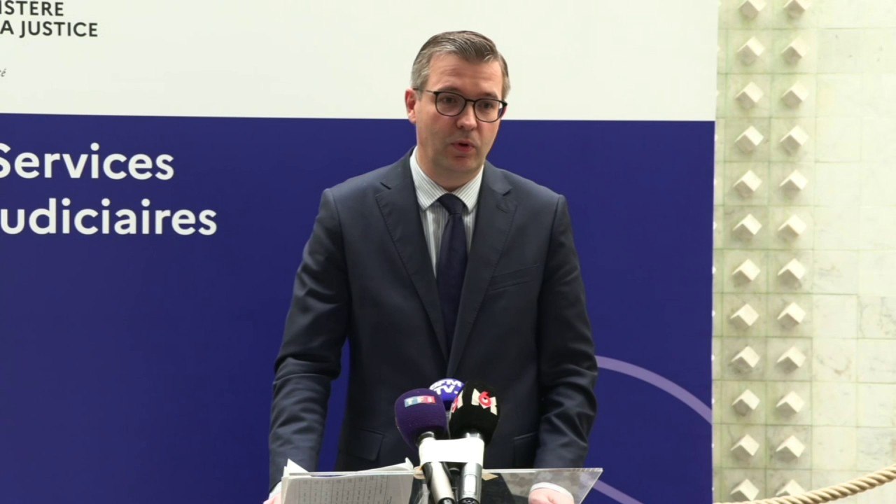 Refus d'obtempérer en Seine-et-Marne: "Il ne m'apparaît pas qu'il y ait eu un choc entre le véhicule de la Bac et le scooter qui serait à l'origine de la chute de celui-ci', affirme le procureur de la République de Meaux