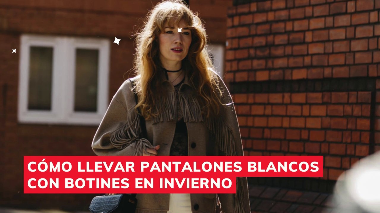 Cómo llevar pantalones blancos con botines en invierno
