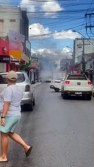 Veículo pega fogo no centro de Arapiraca