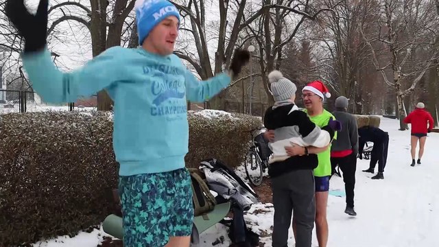 Morsy ze Szczecinka zadowolone z zimy. Tak się hartują