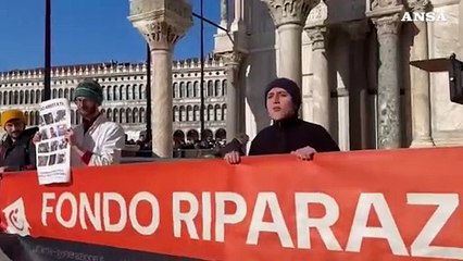 Sfregio alla Basilica di San Marco dagli ambientalisti