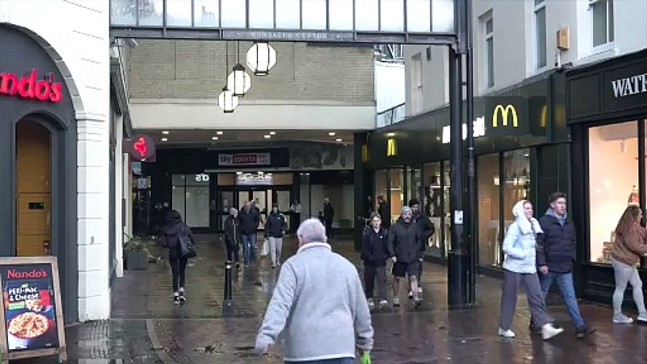 Worthing town centre serious incident: Witness appeal after 'targeted attack'