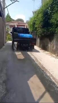 Hari libur kami tidak tentu, jam kerja kami tidak tentu, penghasilan kami pun tidak tentu, Tap....❓