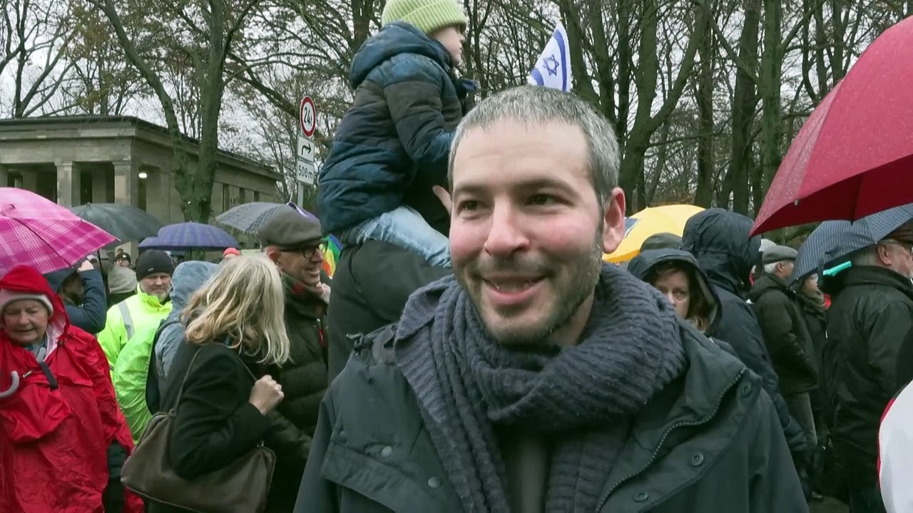 Tausende Menschen bei Demonstration gegen Antisemitismus in Berlin