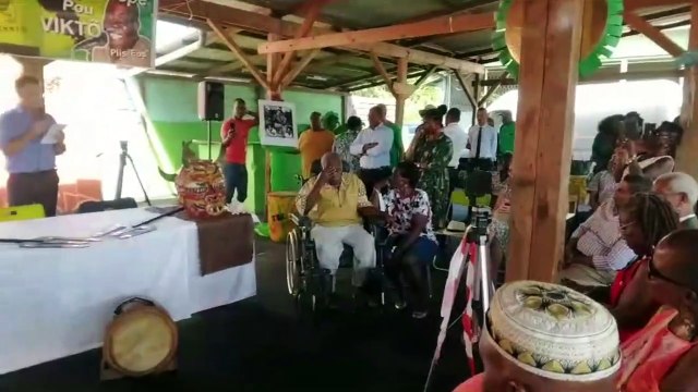 Cérémonie de remise des insignes de Chevalier dans l'ordre des Arts et Lettres en l'honneur de Mr Victor TREFFRE