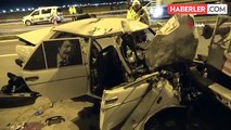 Adana'da Otomobilin Park Halindeki Tıra Çarpması Sonucu 1 Kişi Öldü, 4 Kişi Yaralandı