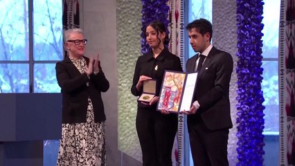 옥중 수상 노벨평화상, 망명한 자녀가 대신 받아 / YTN