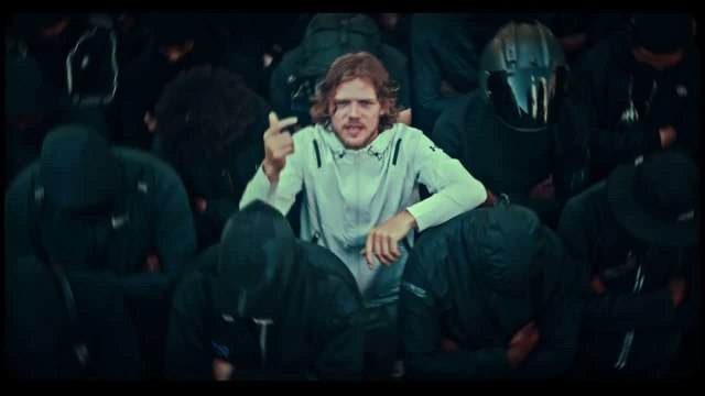 Faites une immersion totale dans l'univers captivant de Lesram avec son dernier clip !