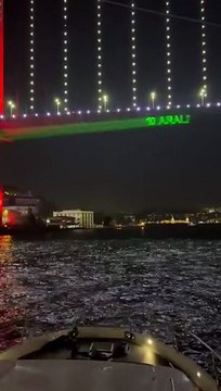 İHD, İnsan Hakları Haftası'nın açılışını boğaz köprüsünde yaptı