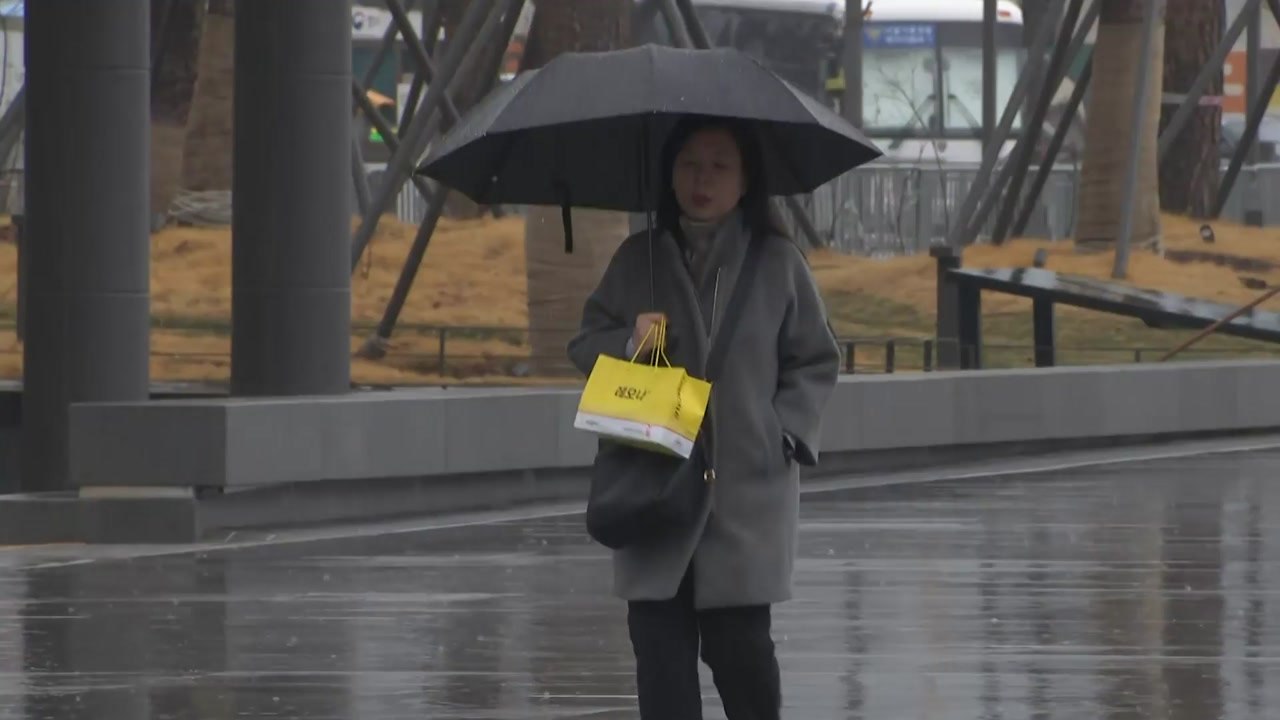 [날씨] 내일까지 전국 겨울비, 강풍 주의...강원 산간 '대설경보' / YTN