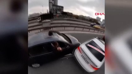 Küçükçekmece'de düğün konvoyundaki şov kazaya neden oldu!