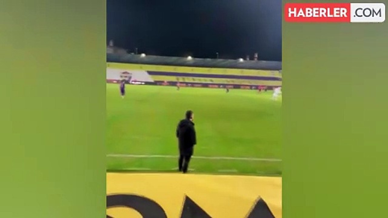 Maç esnasında Seçil Erzan'a küfürler savrulduğunu duyan Arda, taraftara çıkıştı: Görüşeceğiz sizinle