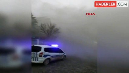 Adıyaman'da kontrollü yıkım sırasında elektrik direğine zarar verildi