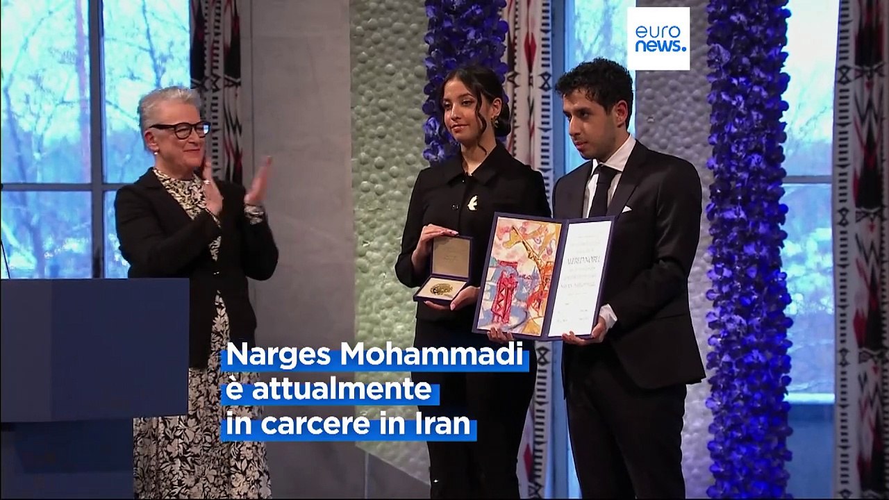 Il premio Nobel per la pace all'attivista iraniana Narges Mohammadi ritirato dalla famiglia