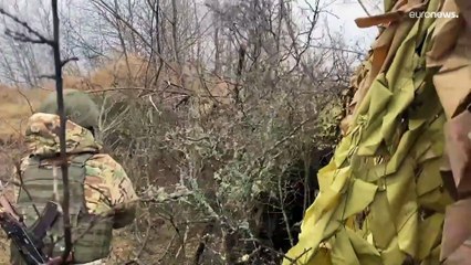 شاهد: مقاطع نشرتها وزارة الدفاع الروسية تظهر وحدات مدفعية تضرب مواقع أوكرانية