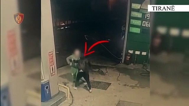 2 të rinj vjedhin xhiron ditore të karburantit në Selitë, dalin pamjet kur 22-vjeçari dhunon punonjësin e subjektit