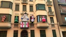 Milano, ola grande decorazione natalizia di via Morosini in zona Porta Romana