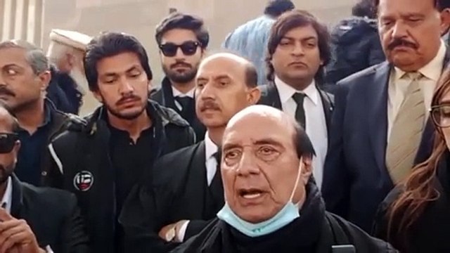 عمران خان کے خلاف کئی سالوں بعد کمپلین کی گئی | A complaint was filed against Imran Khan after many years... About Imran Khan disqualification case... Latif Khosa washed away Chief Justice Aamir Farooq... Despite being ill, he reached the court to save