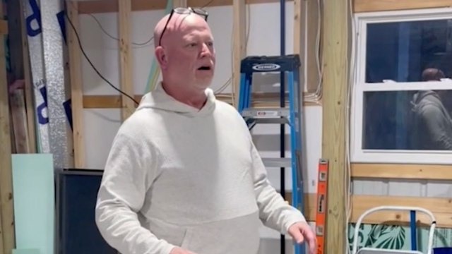 Toddler Surprises Grandpa Who Worked 1000 Hours' Overtime | Happily TV