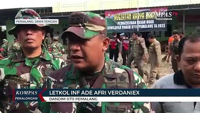 TNI Bersihkan Pasar Buah Pemalang dari Sampah, Cegah Banjir