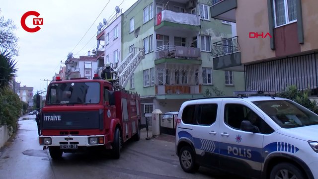 Kapıyı açmak için çıktığı balkonda mahsur kalan çocuğu itfaiye kurtardı