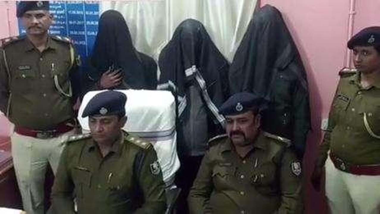 BREAKING: पुलिस की बड़ी कार्रवाई, 7 पेन पिस्टल औ...