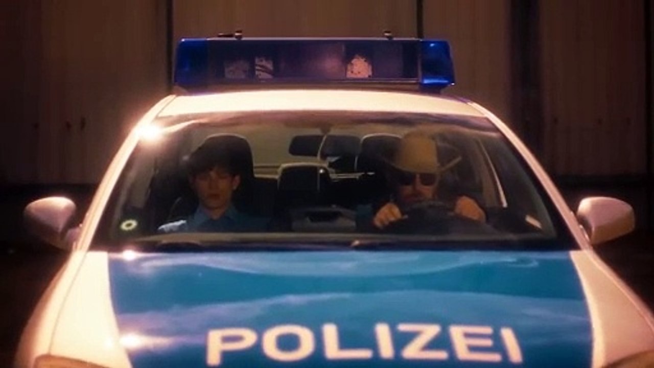 BOOM BOOM BRUNO | Offizieller Trailer | Warner TV Serie