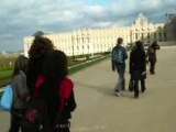 Dans les jardins de Versailles, retour au car. [ PICT0431 ]