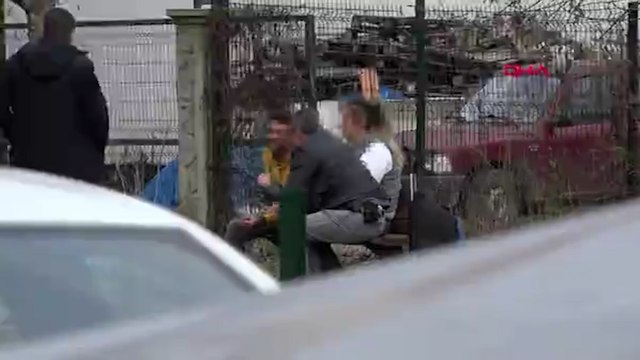 Eski eşi tabancayla rehin aldı, polis oyalarken kaçtı