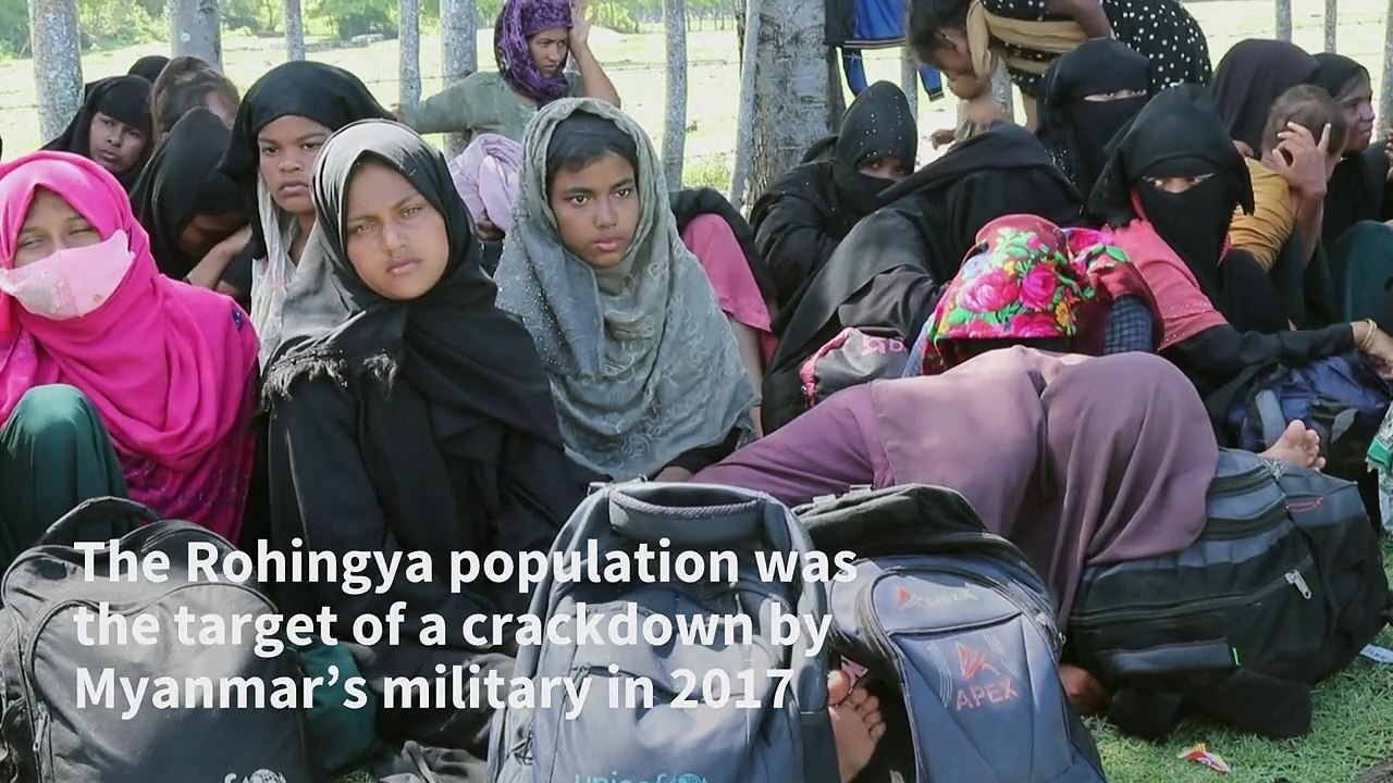 Over 300 Rohingya refugees stranded on Indonesi...