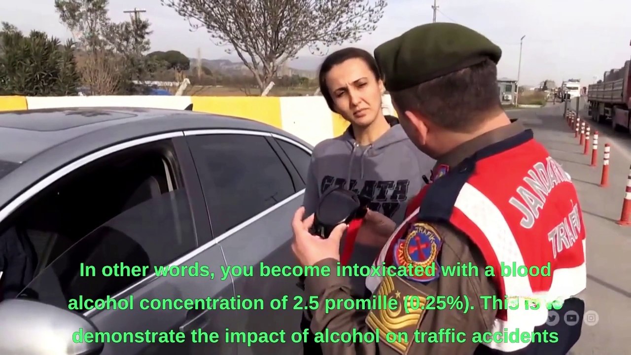 Alkol gözlüğü takan vatandaşlar zor anlar yaşadı-Citizen's who wore alcohol goggles had a hard time
