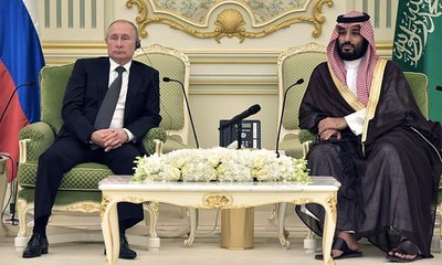 ‏ولي العهد يصحح لمترجم بوتين "السعودية لم تكن مستعمرة من قبل"