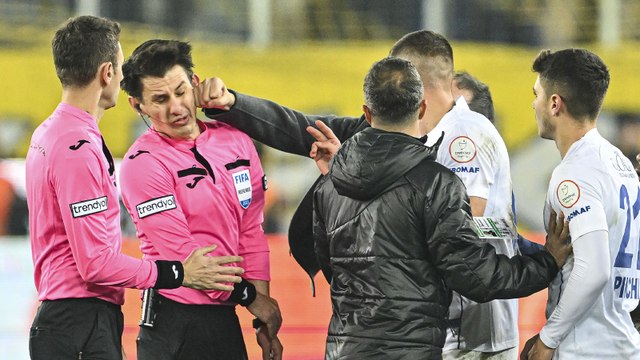 Ankaragücü Başkanı Faruk Koca'dan hakem Halil Umut Meler'e sahada yumruk ve tekmeli saldırı!