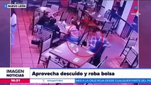 Aprovecha descuido y roba bolsa en un restaurante en Monterrey
