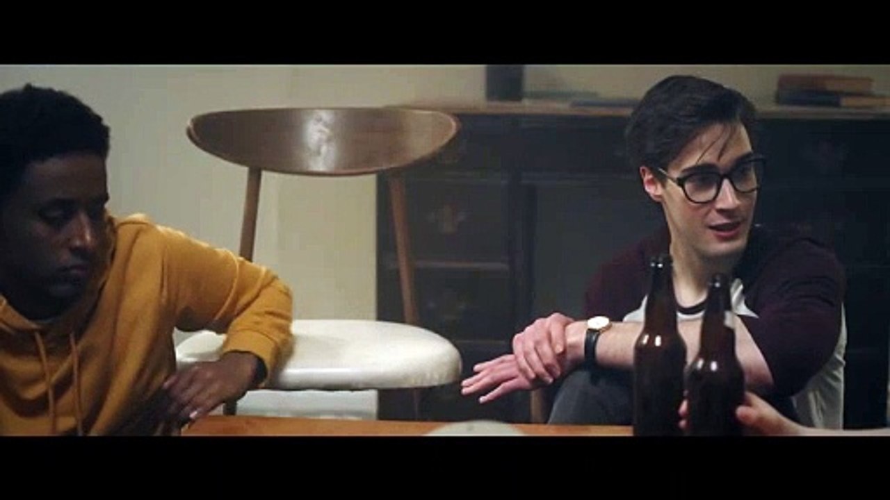 Derrière toi Bande-annonce (DE)