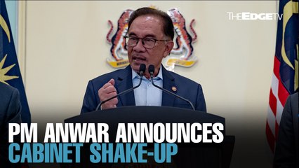 NEWS: Amir Hamzah in, V Sivakumar out in Cabinet rejig