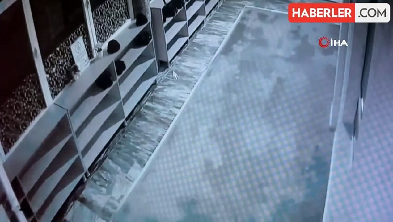 Tekirdağ'da Camide Ayakkabı Hırsızlığı