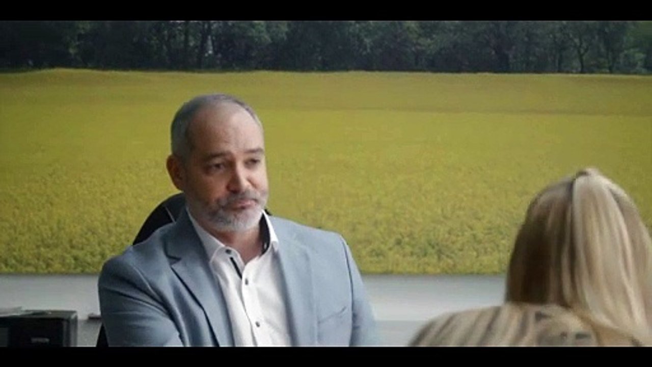 Die Q ist ein Tier Trailer DF