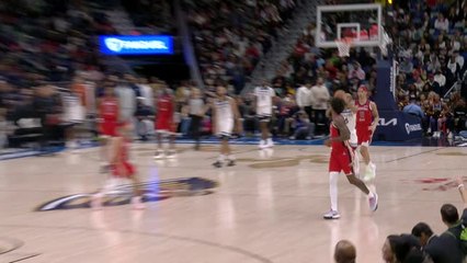 Jordan McLaughlin makes wild half-court buzzer beater