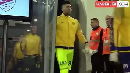 Ankaragücü futbolcuları olaylı maça Kurtlar Vadisi müziği ile çıkmış