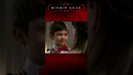 Mihriban Azerice Şiir Okuyor | Binbir Gece #Shorts