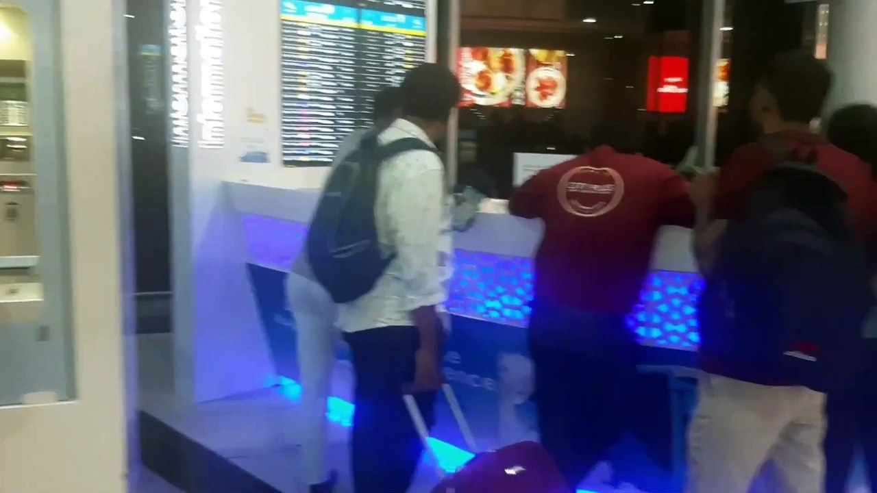 كيفية الوصول من مطار أبوظبي إلى دبي بسهولة وبأقل التكاليف فقط 35 درهم